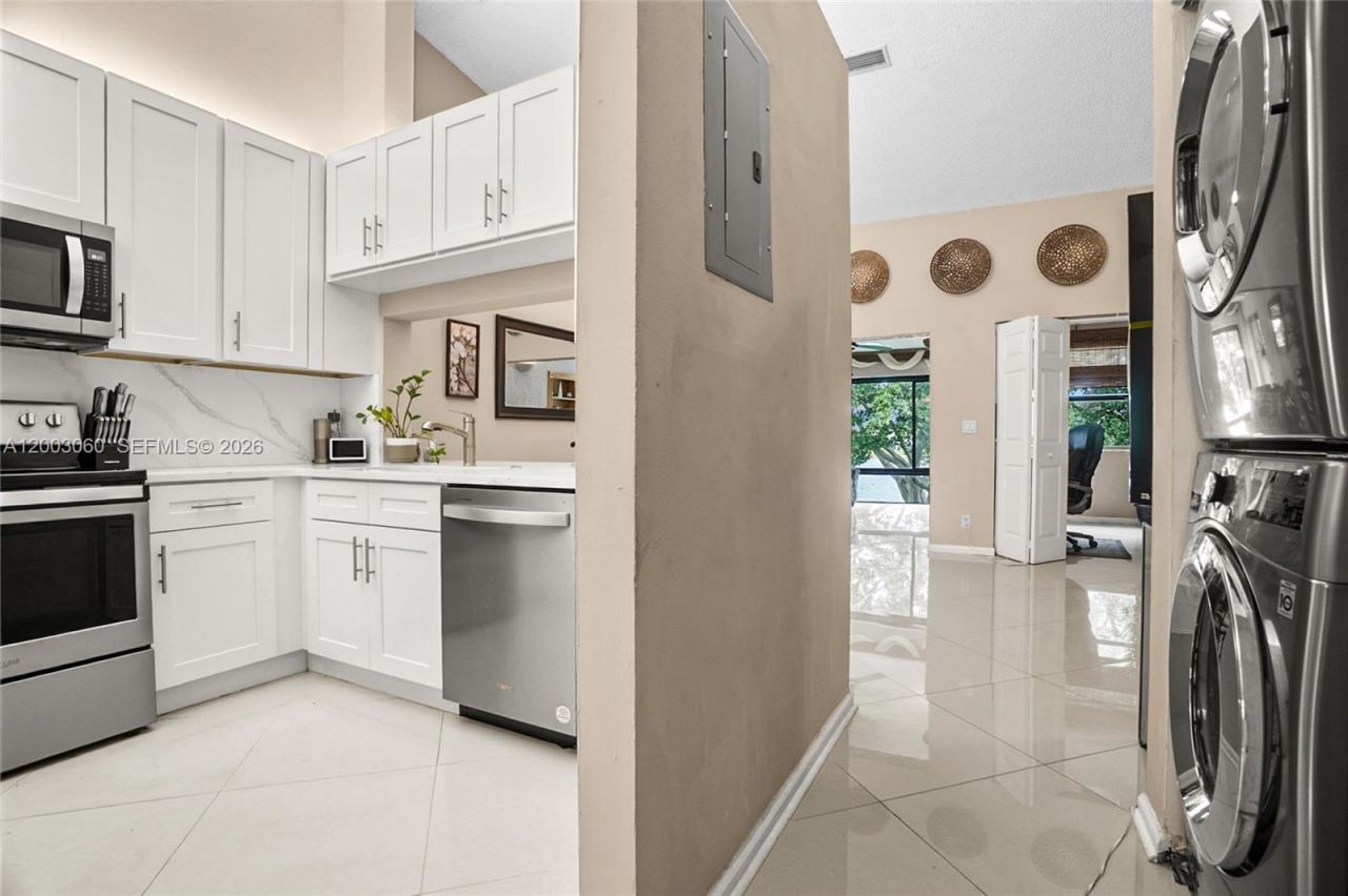 906 Republic Ct , Deerfield Beach, FL 33442 Photo