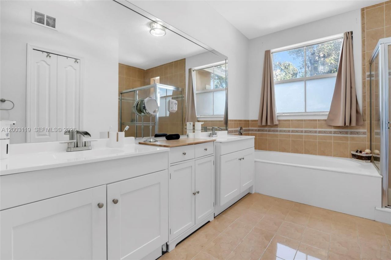 846 NW 135th Ter, Pembroke Pines, FL 33028 Photo