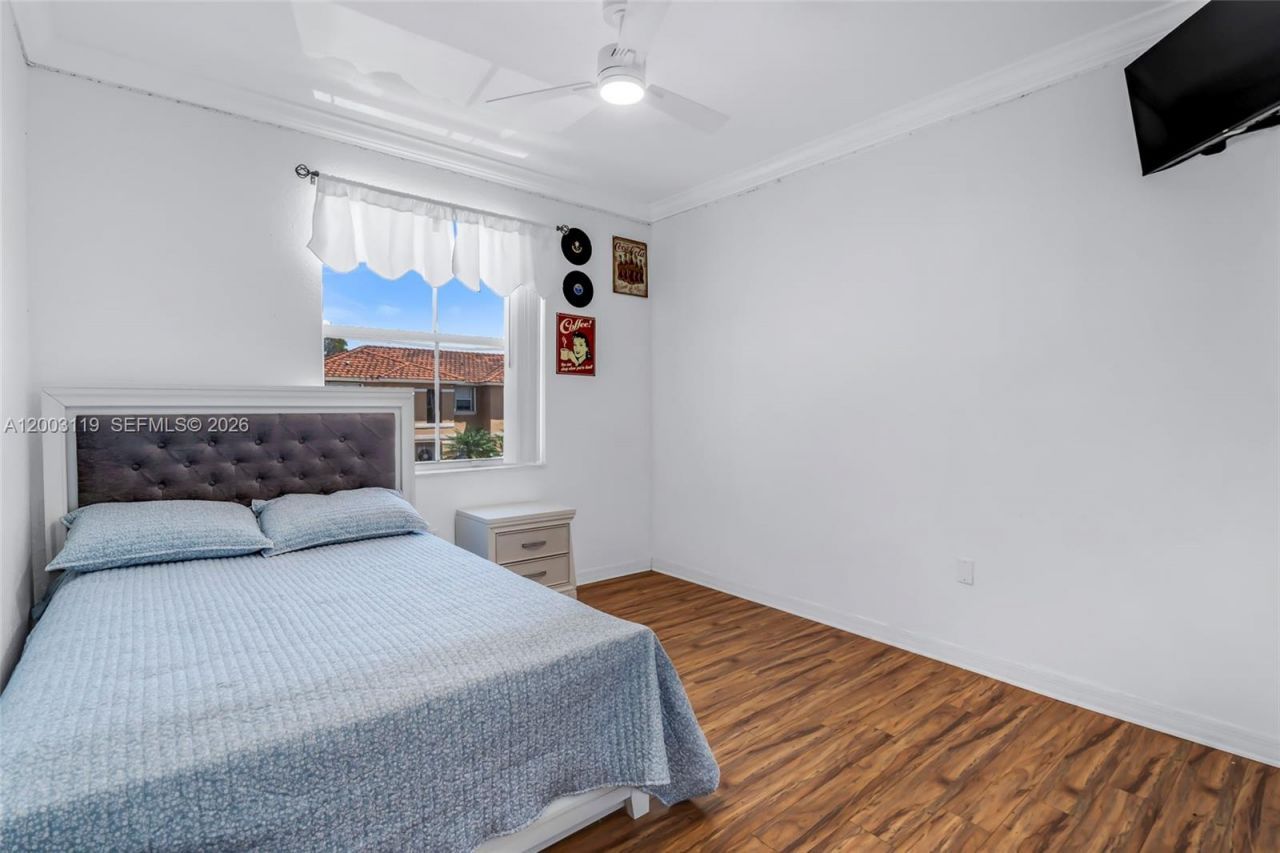 846 NW 135th Ter, Pembroke Pines, FL 33028 Photo