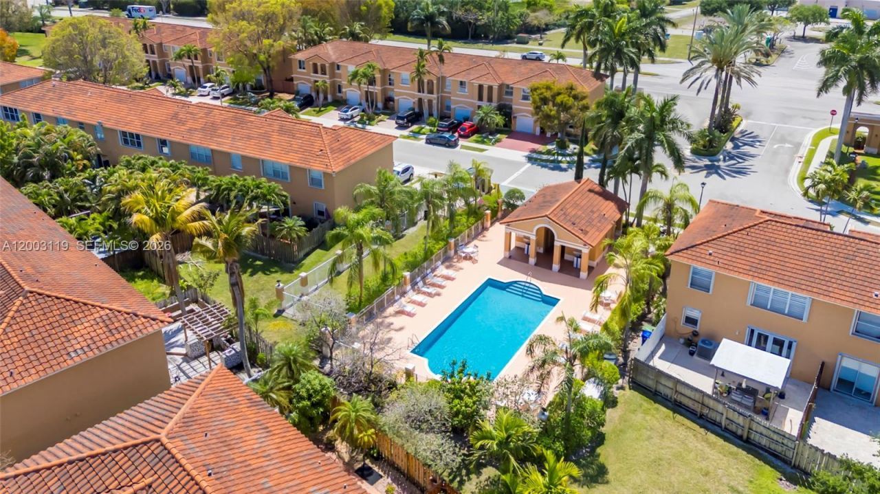 846 NW 135th Ter, Pembroke Pines, FL 33028 Photo