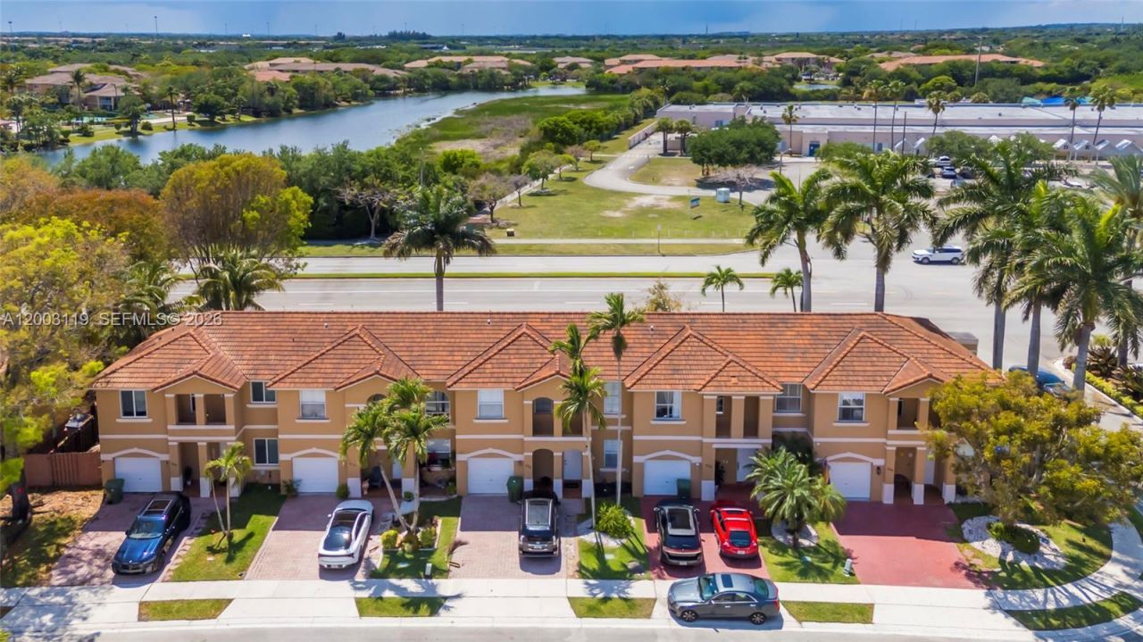 846 NW 135th Ter, Pembroke Pines, FL 33028 Photo