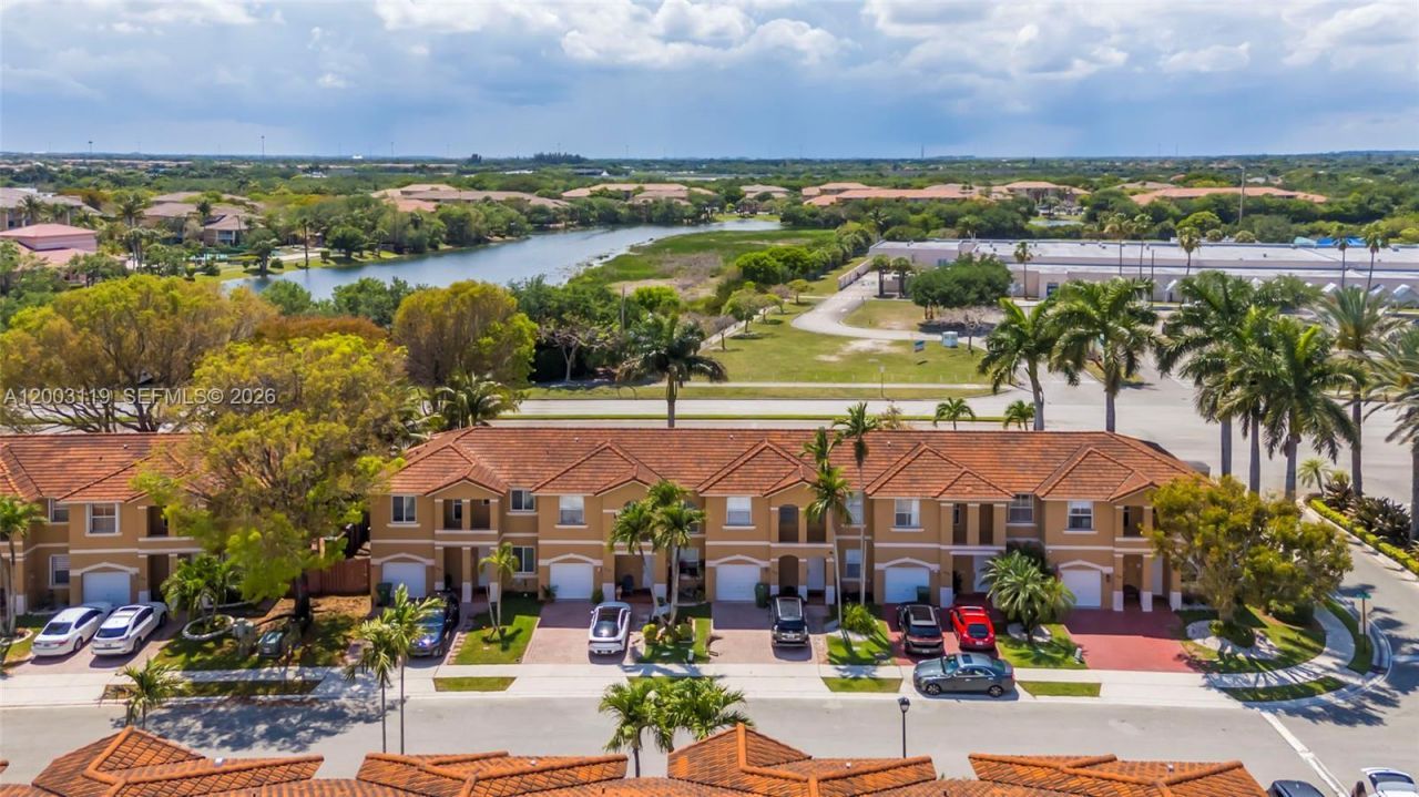 846 NW 135th Ter, Pembroke Pines, FL 33028 Photo