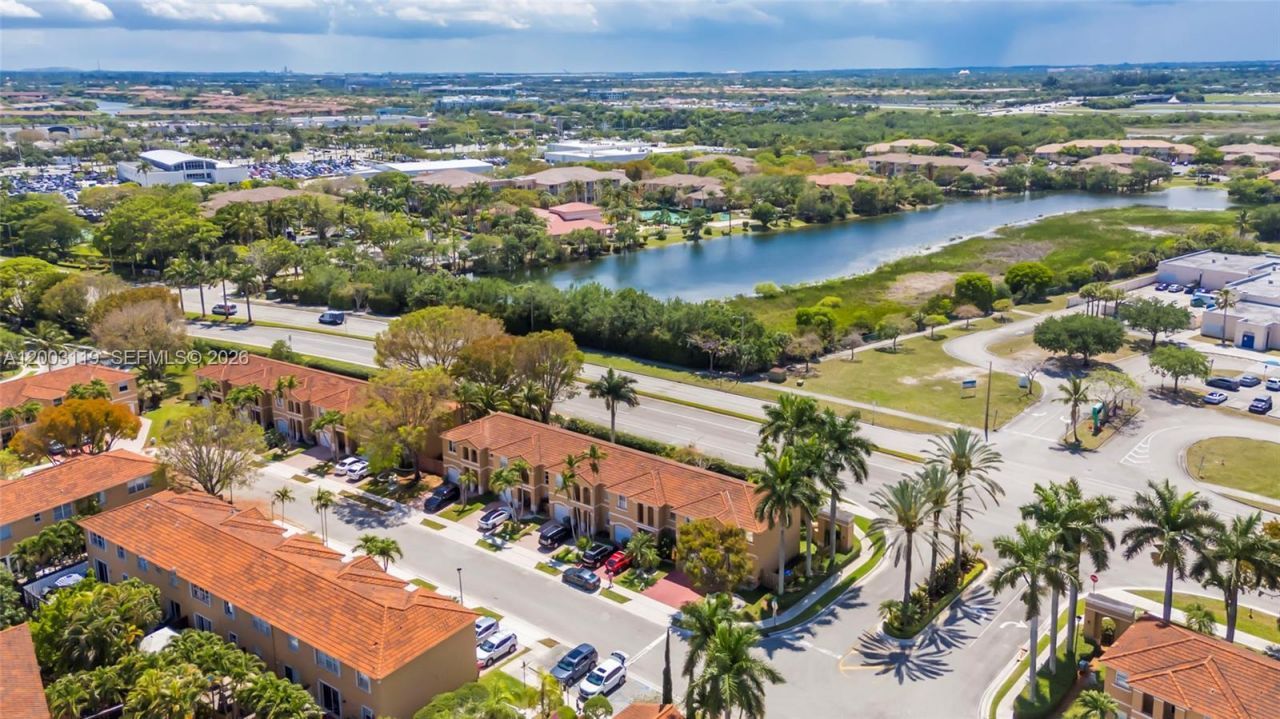 846 NW 135th Ter, Pembroke Pines, FL 33028 Photo