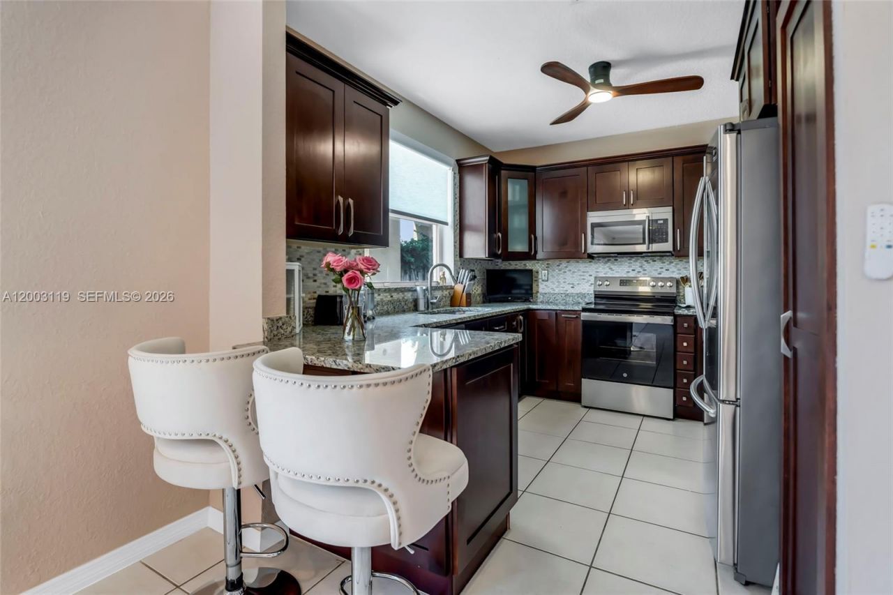 846 NW 135th Ter, Pembroke Pines, FL 33028 Photo