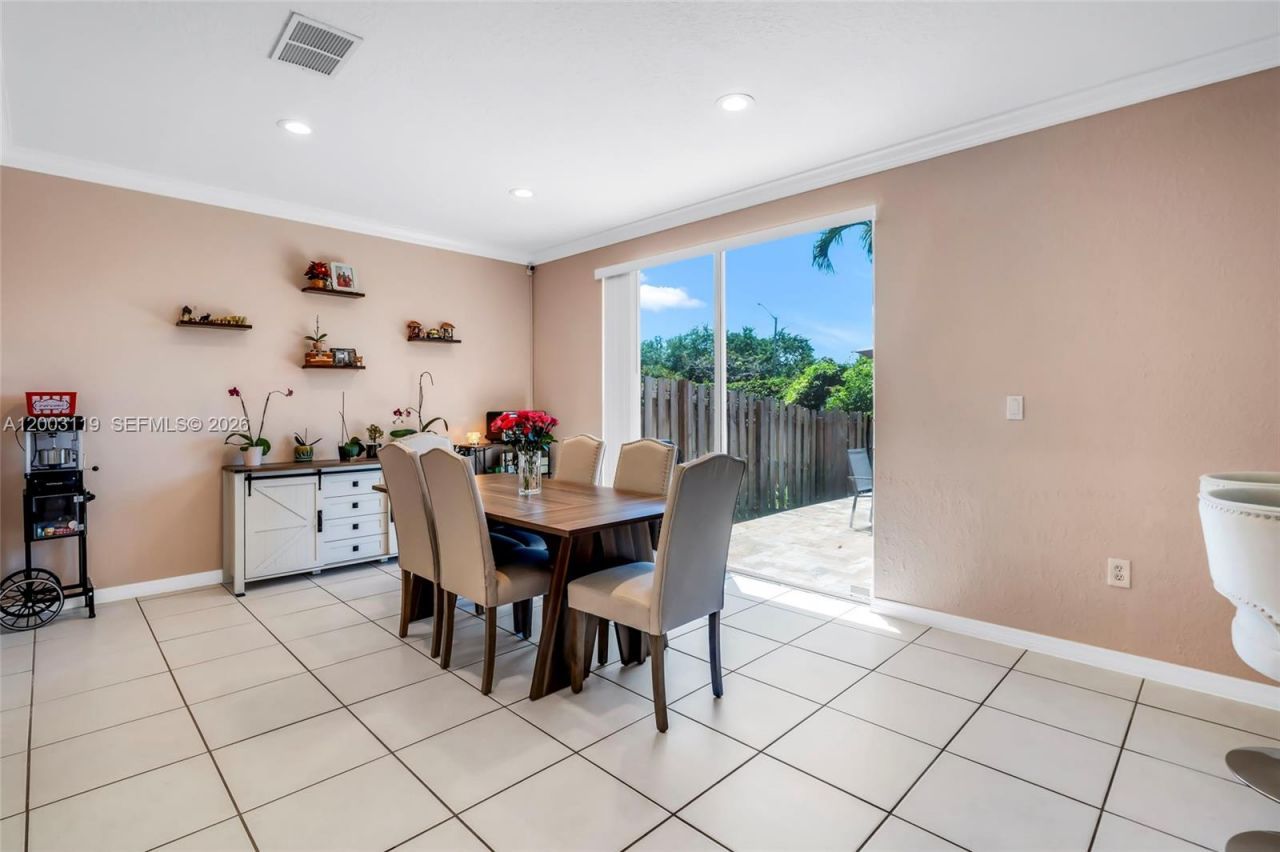 846 NW 135th Ter, Pembroke Pines, FL 33028 Photo