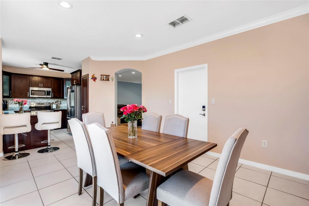 846 NW 135th Ter, Pembroke Pines, FL 33028 Photo