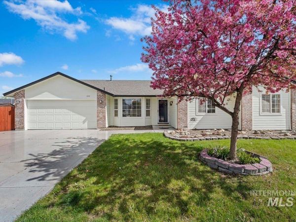 1042 W Pennwood St, Meridian, ID 83642