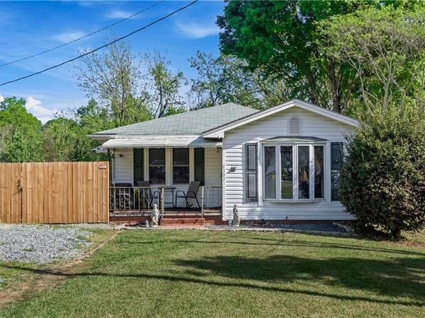 2307 E Green Drive , High Point, NC 27260