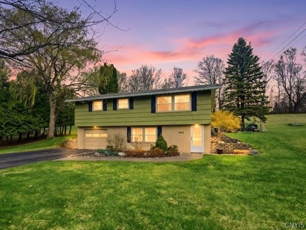 4422 Outlook Drive , Syracuse, NY 13215