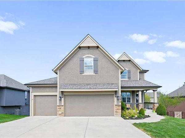 19276 W 210TH Street, Spring Hill, KS 66083