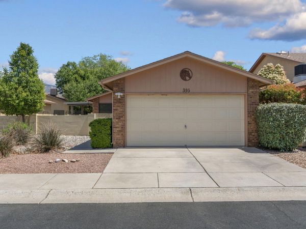 316 Palmer Park Drive NE, Albuquerque, NM 87123