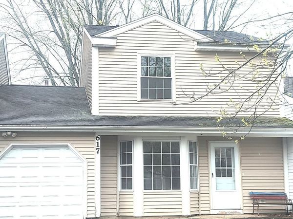 617 Yale Lane, Unit 617, Island Lake, IL 60042