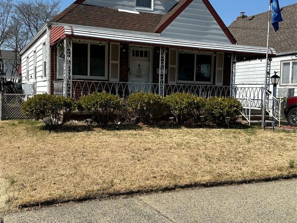 8322 263rd Street , Glen Oaks, NY 11004
