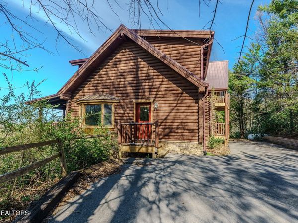 401 Pinnacle Vista Rd, Gatlinburg, TN 37738