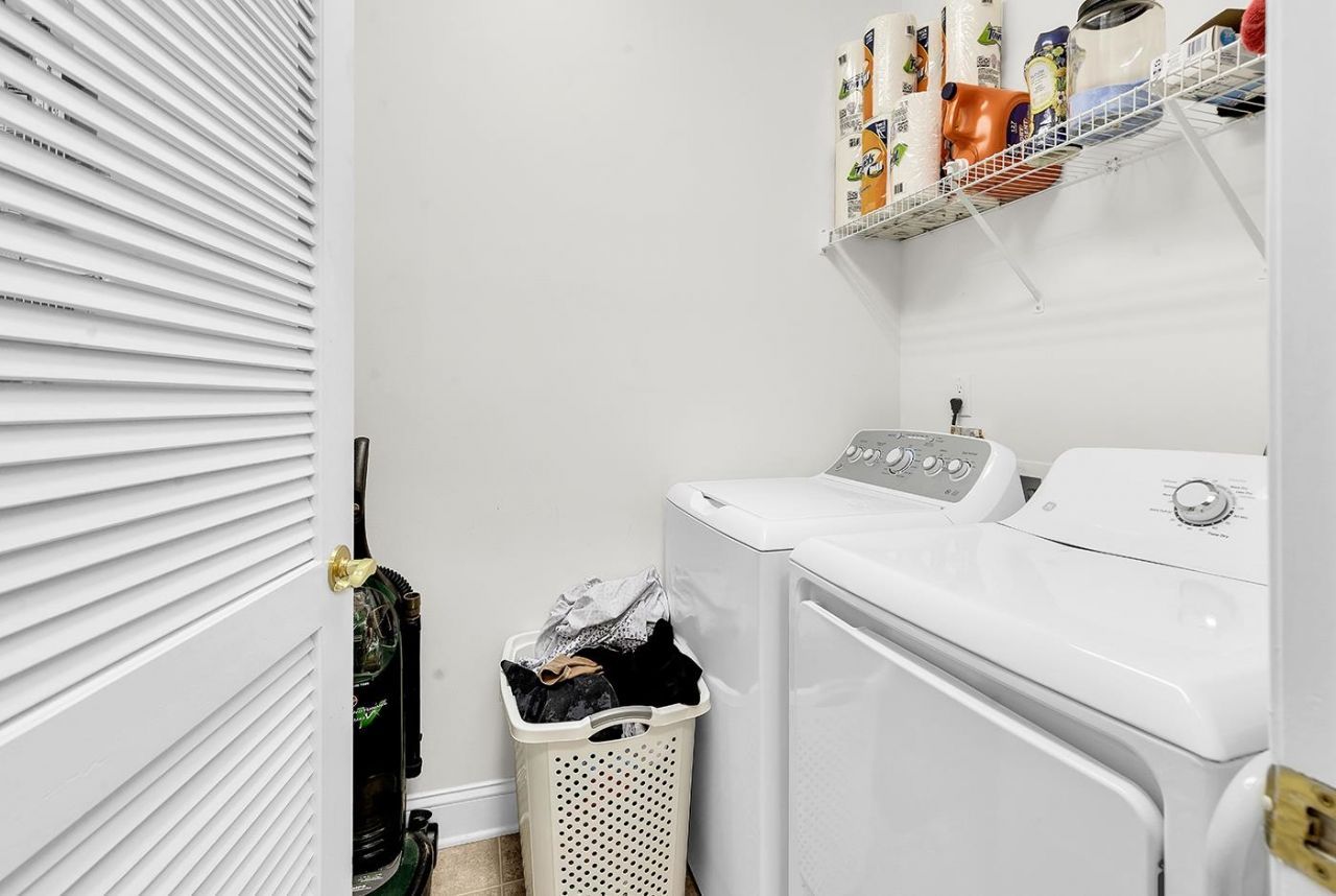 5070 Windsor Green Way  Photo 23