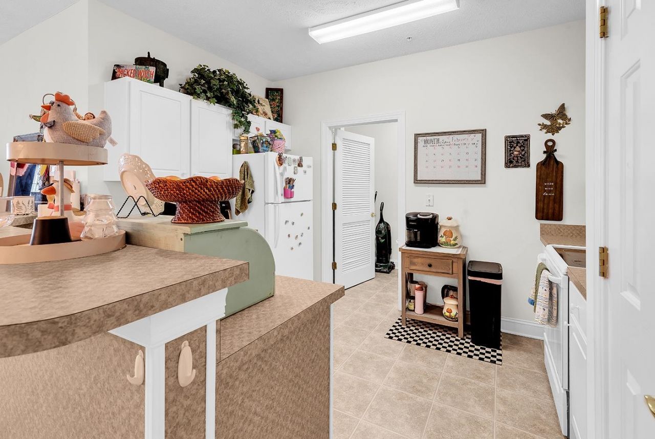 5070 Windsor Green Way  Photo 4