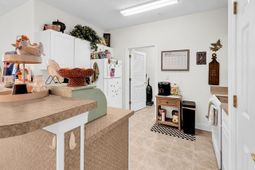 5070 Windsor Green Way  photo 4