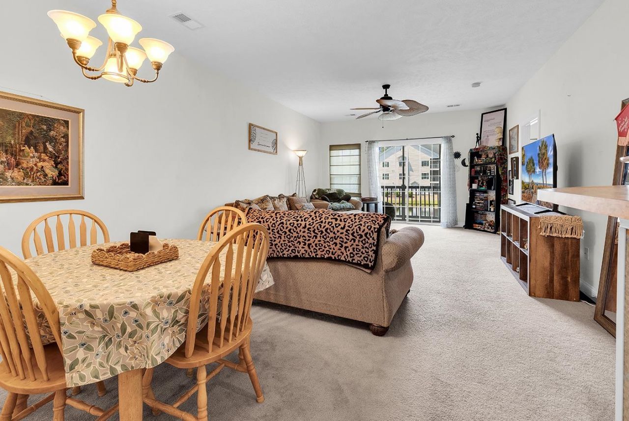 5070 Windsor Green Way  Photo 6