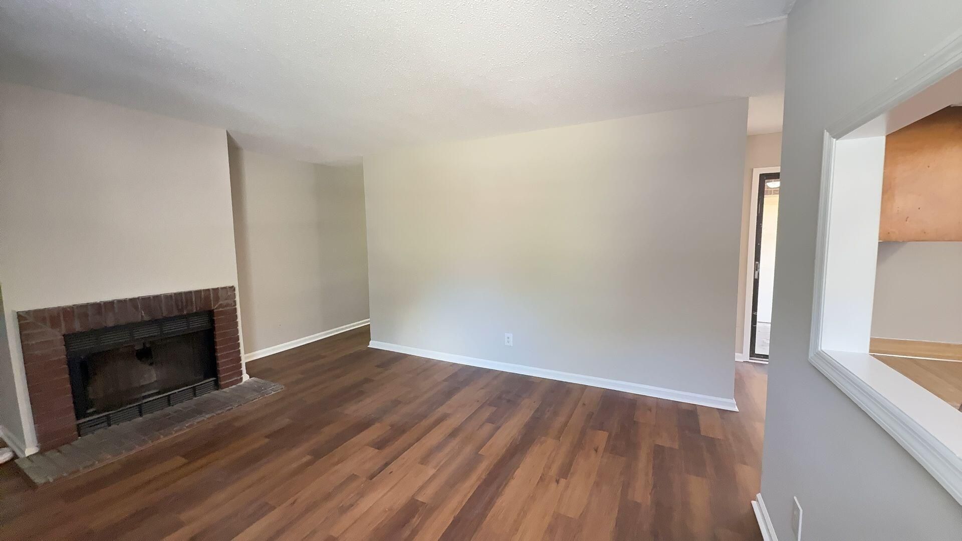 152 Dorchester Manor Boulevard Photo 4