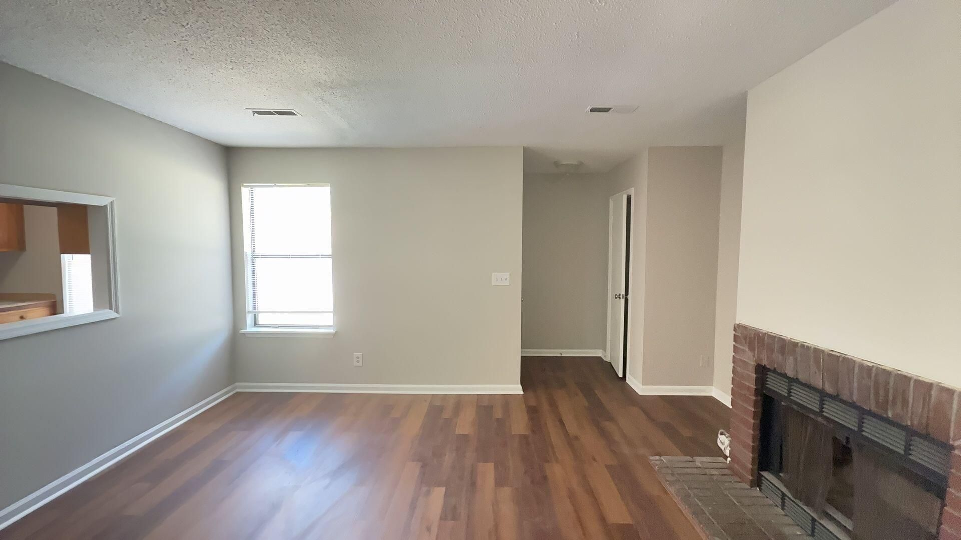 152 Dorchester Manor Boulevard Photo 5