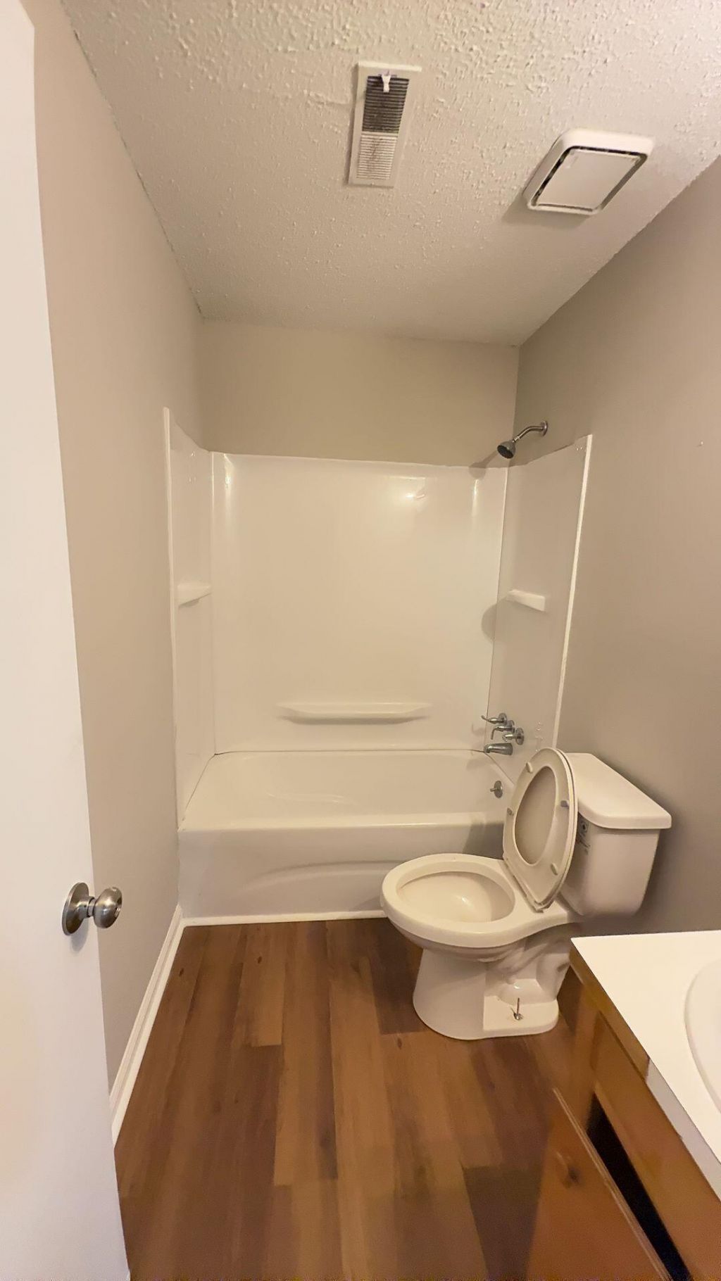 152 Dorchester Manor Boulevard Photo 9