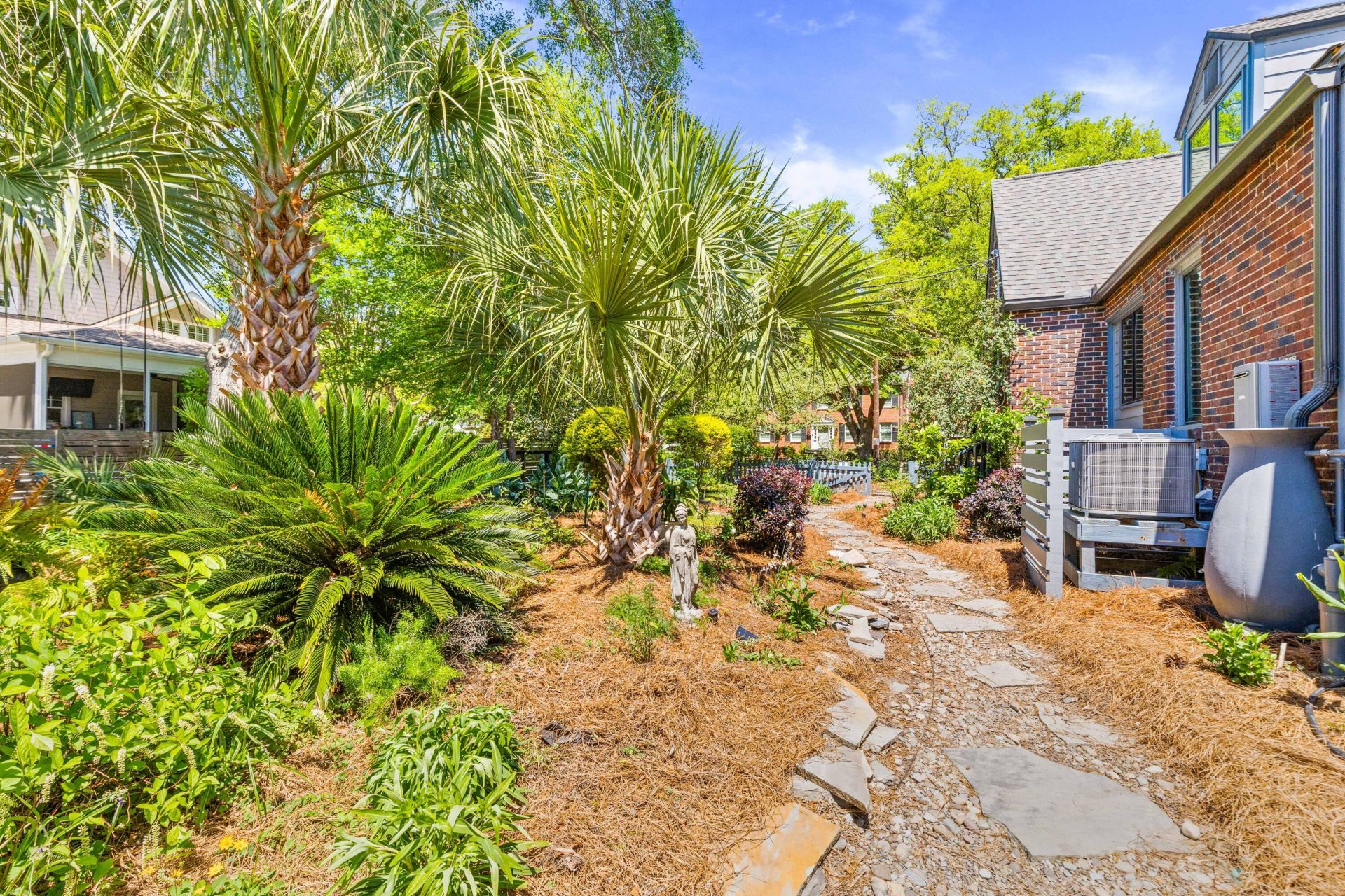 29 Beverly Road Photo 51