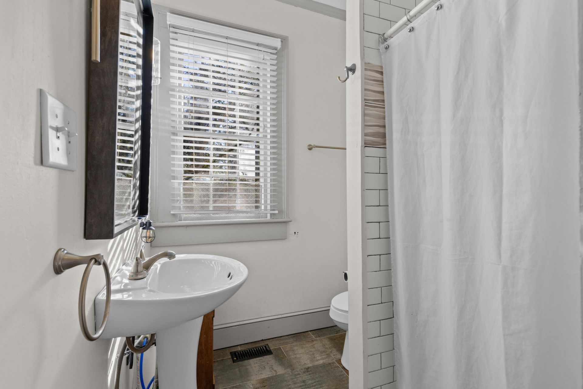 29 Beverly Road Photo 68