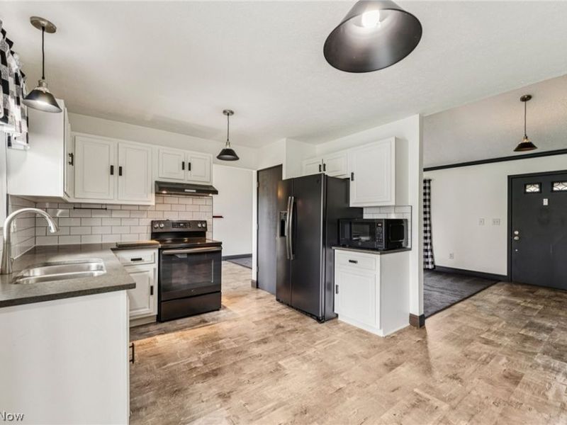 14281 Revere Circle , Middleburg Heights, OH 44130 Photo 13