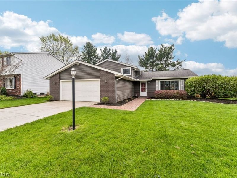 14281 Revere Circle , Middleburg Heights, OH 44130 Photo 2