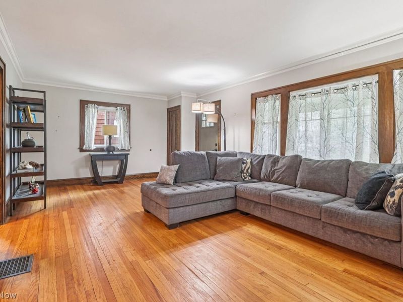 2152 Glenbury Avenue , Lakewood, OH 44107 Photo 13