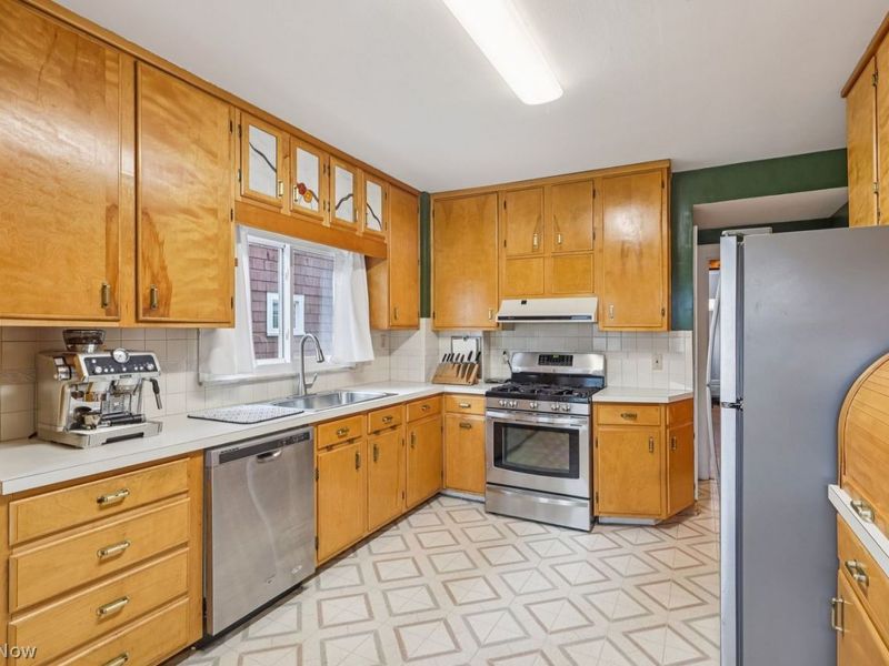 2152 Glenbury Avenue , Lakewood, OH 44107 Photo 14