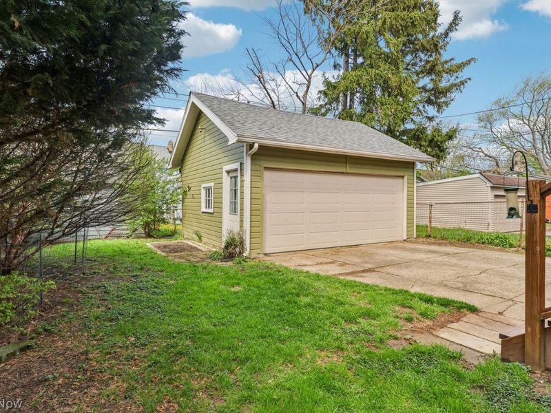 2152 Glenbury Avenue , Lakewood, OH 44107 Photo 31