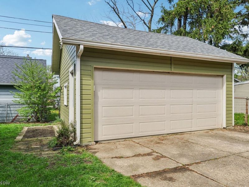 2152 Glenbury Avenue , Lakewood, OH 44107 Photo 32