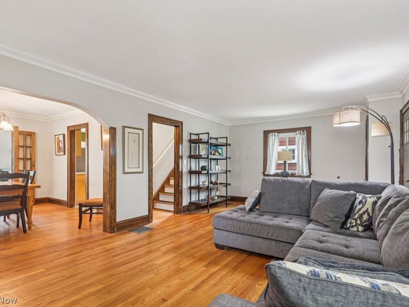 2152 Glenbury Avenue , Lakewood, OH 44107 Photo 4