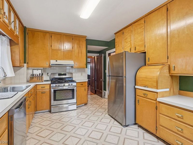 2152 Glenbury Avenue , Lakewood, OH 44107 Photo 7