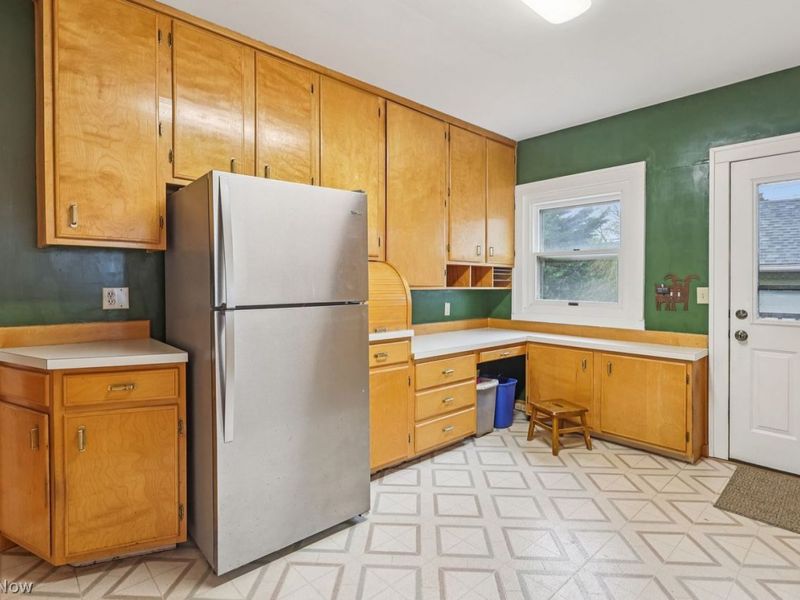 2152 Glenbury Avenue , Lakewood, OH 44107 Photo 8