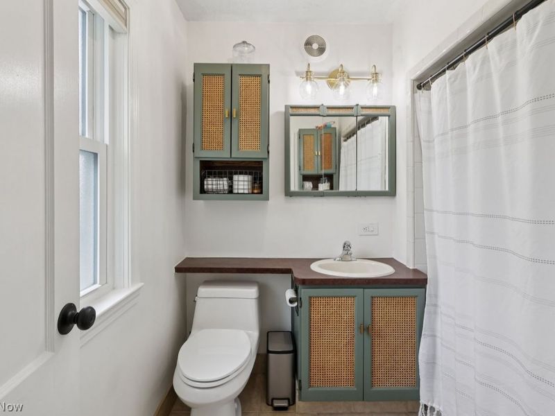 4362 W 226th Street, Fairview Park, OH 44126 Photo 27