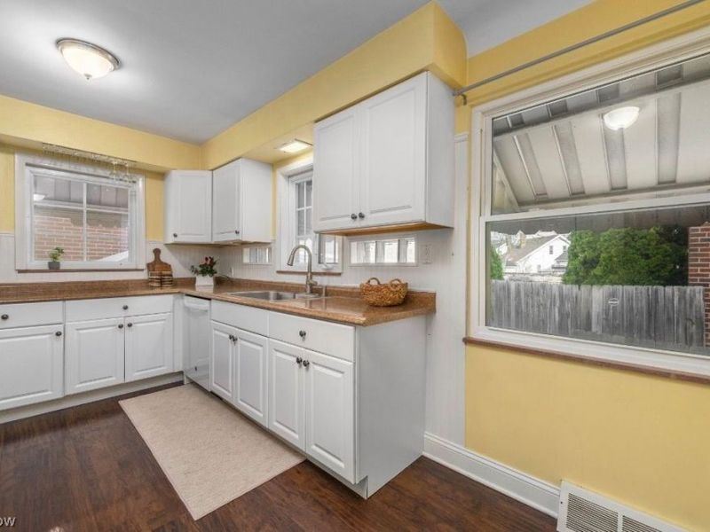 16306 Valleyview Avenue, Cleveland, OH 44135 Photo 10