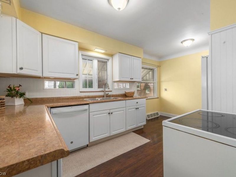 16306 Valleyview Avenue, Cleveland, OH 44135 Photo 13