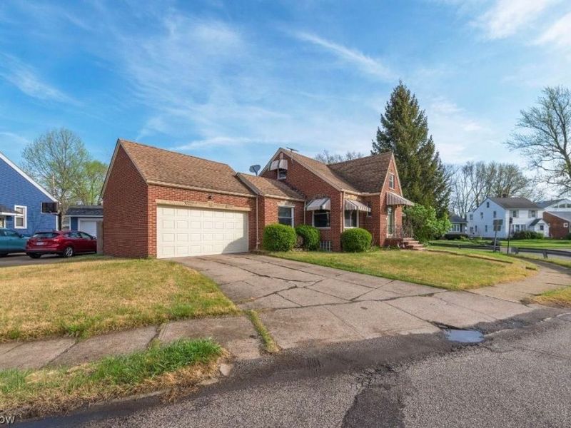 16306 Valleyview Avenue, Cleveland, OH 44135 Photo 2