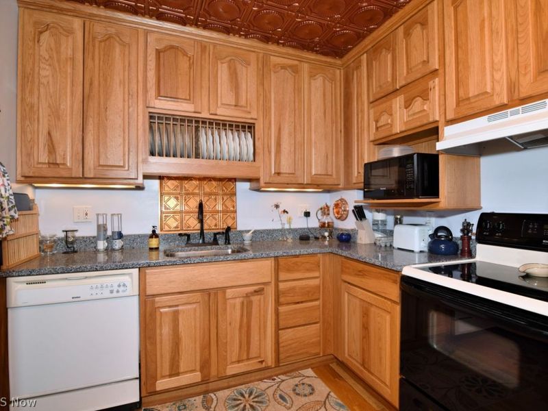 1027 Lander Road , Mayfield Village, OH 44143 Photo 15