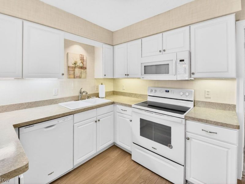 2062 Bretton Place , Akron, OH 44313 Photo 13