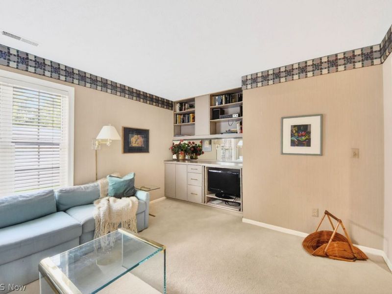 2062 Bretton Place , Akron, OH 44313 Photo 17