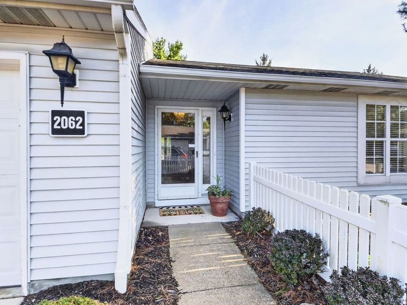 2062 Bretton Place , Akron, OH 44313 Photo 4