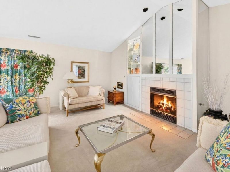 2062 Bretton Place , Akron, OH 44313 Photo 6