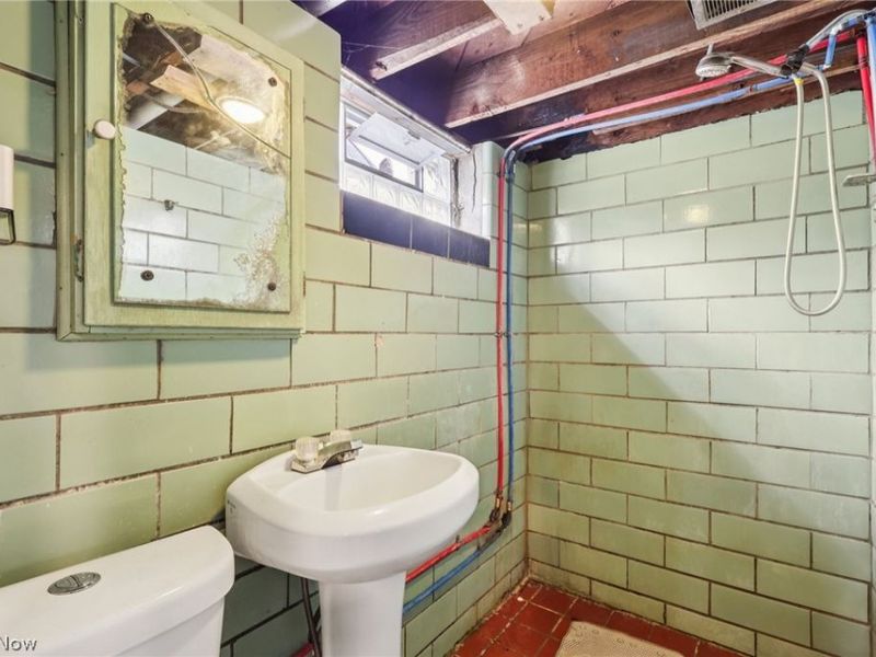 310 W Wood Street , Lowellville, OH 44436 Photo 26