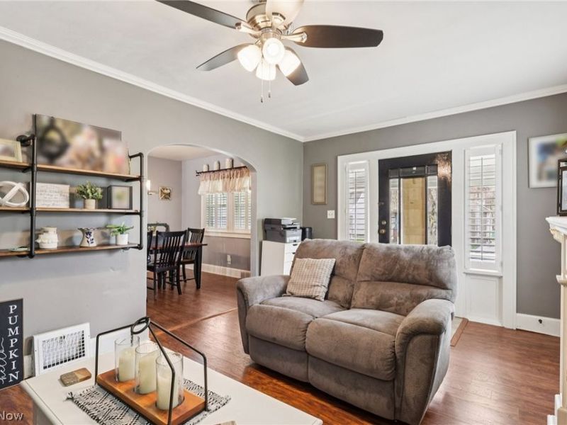 310 W Wood Street , Lowellville, OH 44436 Photo 5