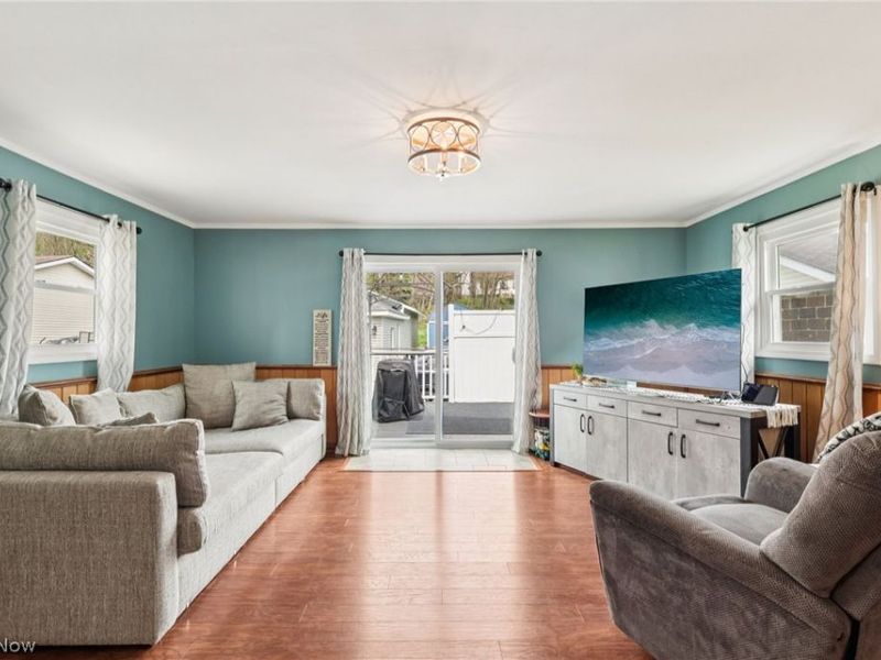 310 W Wood Street , Lowellville, OH 44436 Photo 6