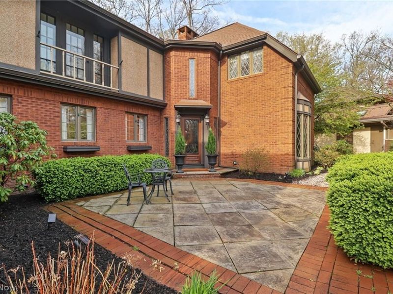 31215 Roxbury Park Drive , Bay Village, OH 44140 Photo 2