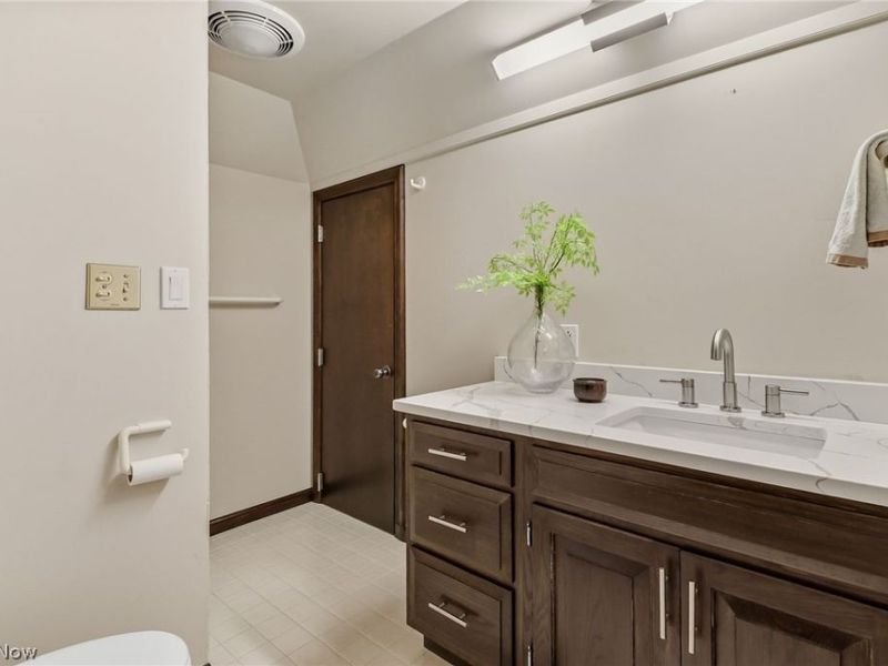 31215 Roxbury Park Drive , Bay Village, OH 44140 Photo 28